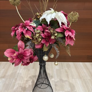 🌿✨ エントランスのお花が新しくなりました🎄 ✨